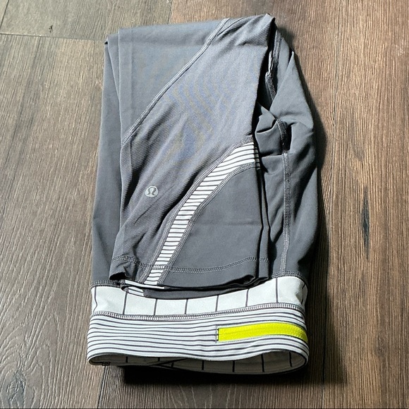 lululemon athletica Capris Running (size 6? measurements in photos- tag cut off) - Picture 1 of 9